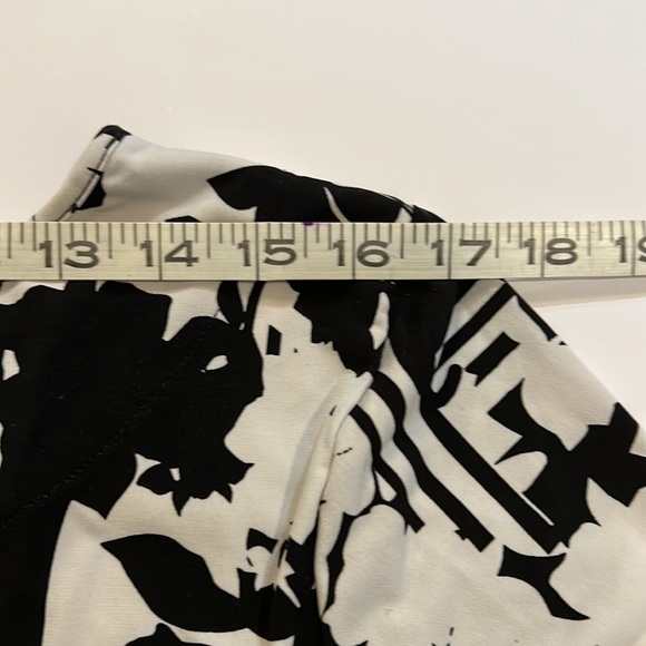 Dress - Picture 7 of 7